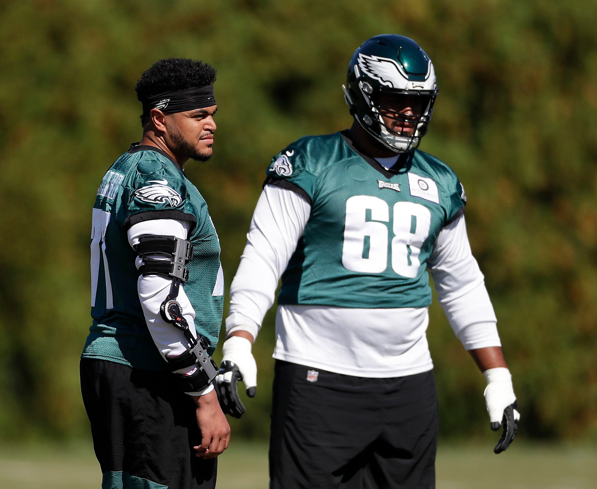 Eagles' Jeff Stoutland weighs in on left tackle battle between Andre  Dillard, Jordan Mailata 