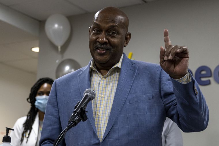 Dwight Evans gets an 0,000 political boost from Community College of Philadelphia