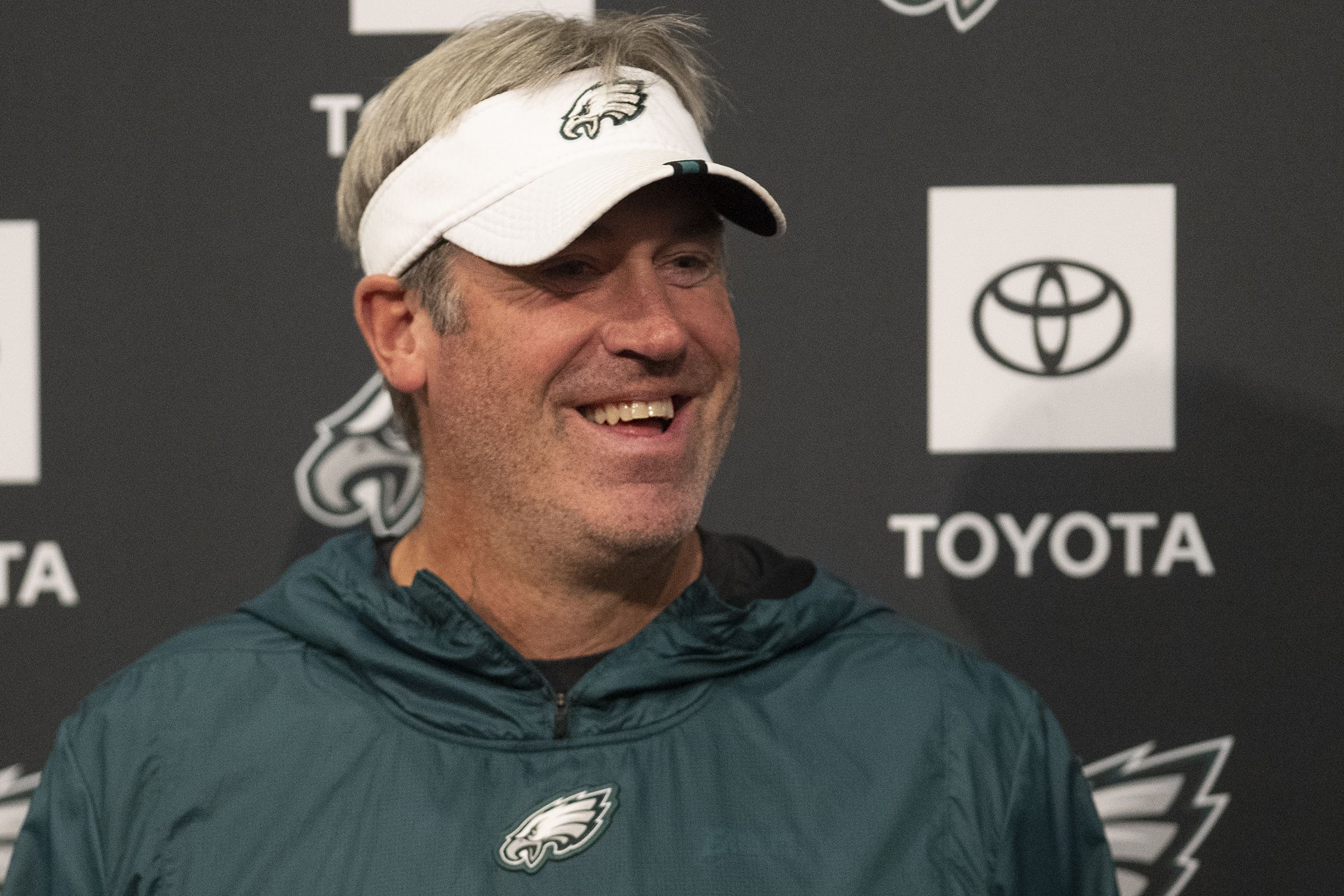 Jaguars coach Doug Pederson gets warm reception from Eagles players, fans  in return to Philadelphia