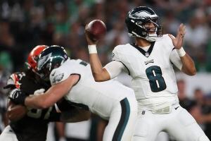 Marcus Mariota struggles as Eagles fans clamor to sign Nick Foles