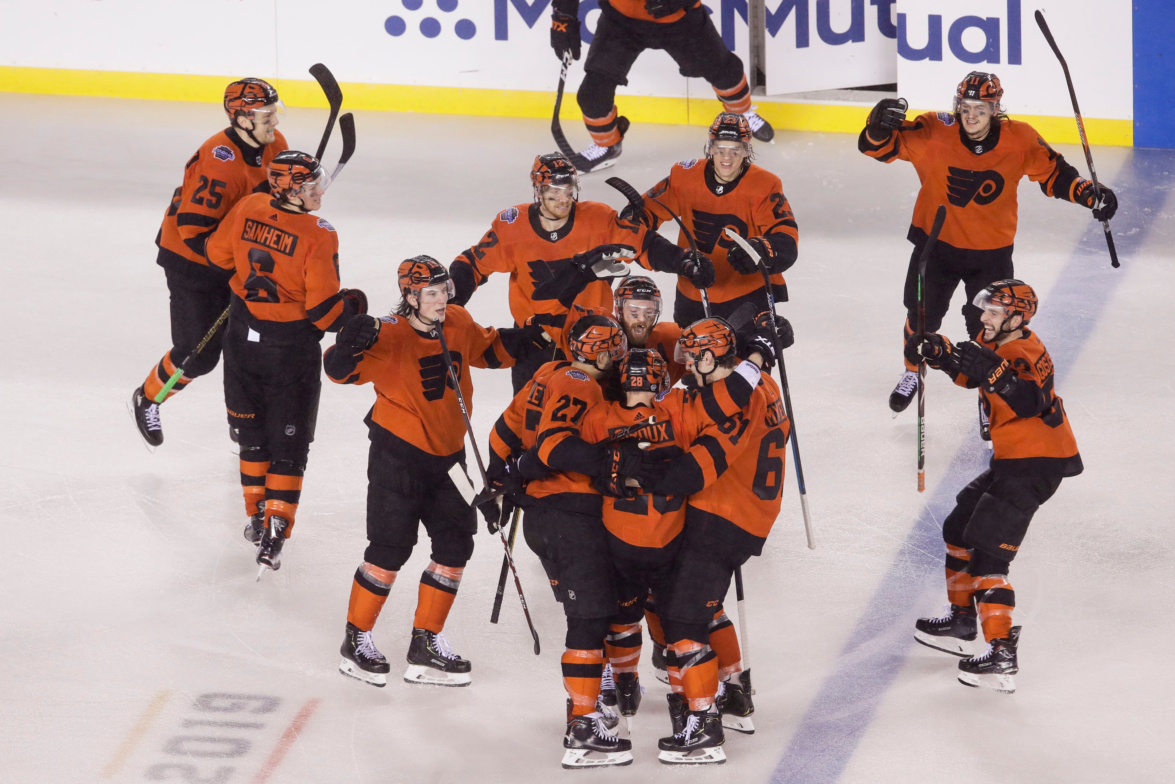 Flyers take simple approach to Stadium Series with black and