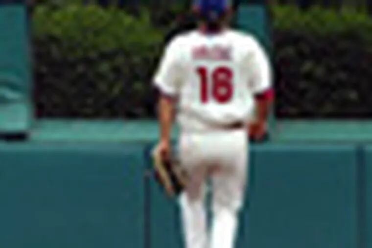 Philadelphia Phillies outfielder Shane Victorino (8) batting