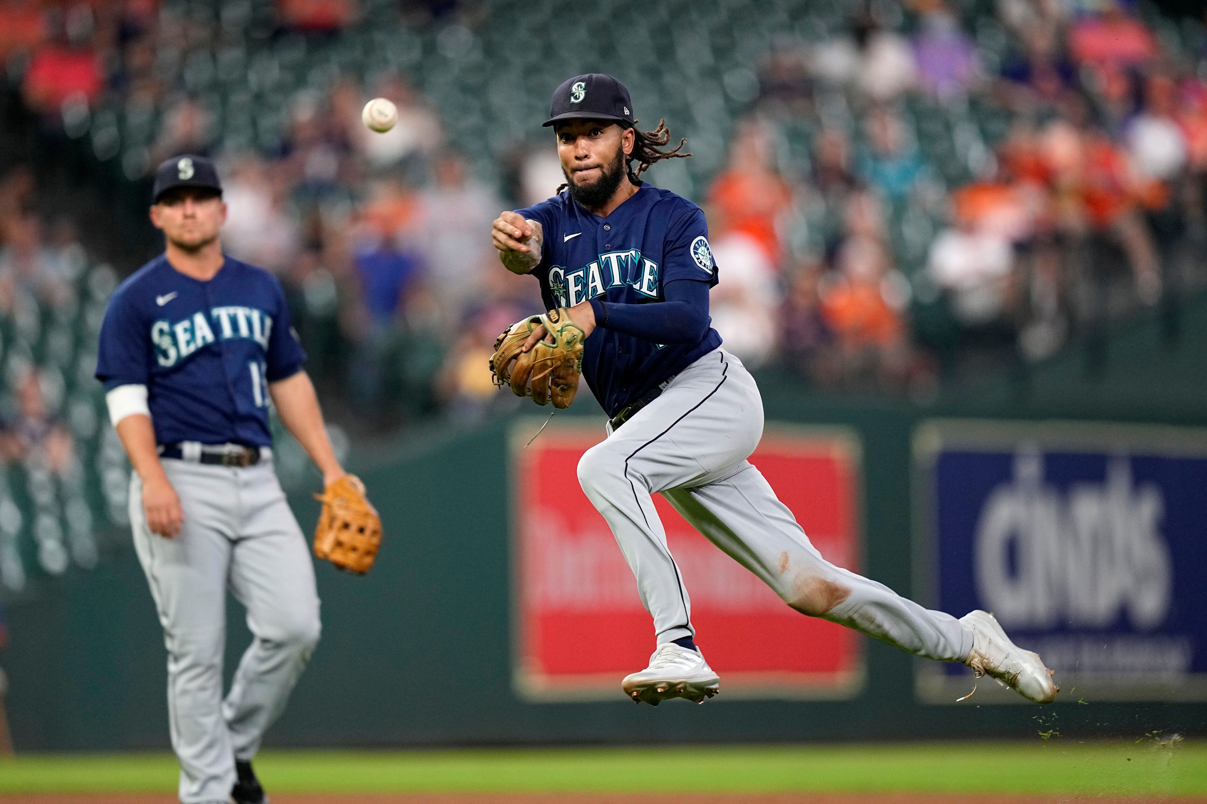 What happened to JP Crawford? Mariners shortstop pulled early from