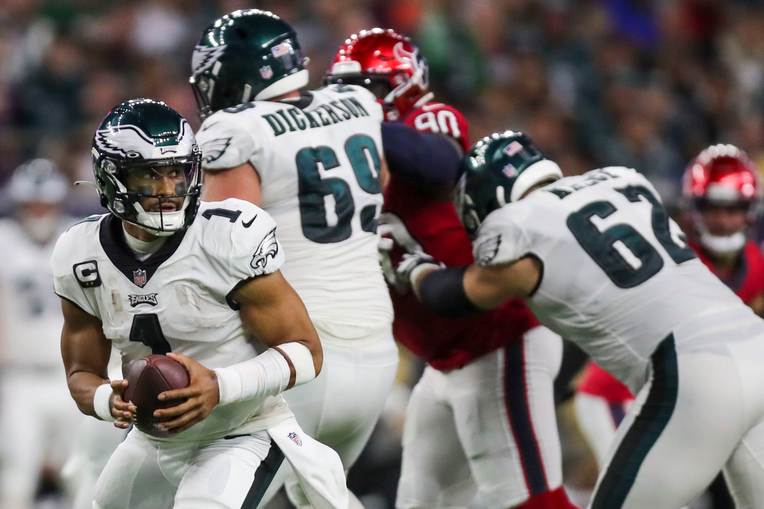 Jalen Hurts puts on a 'Southside' show for Houston in an Eagles