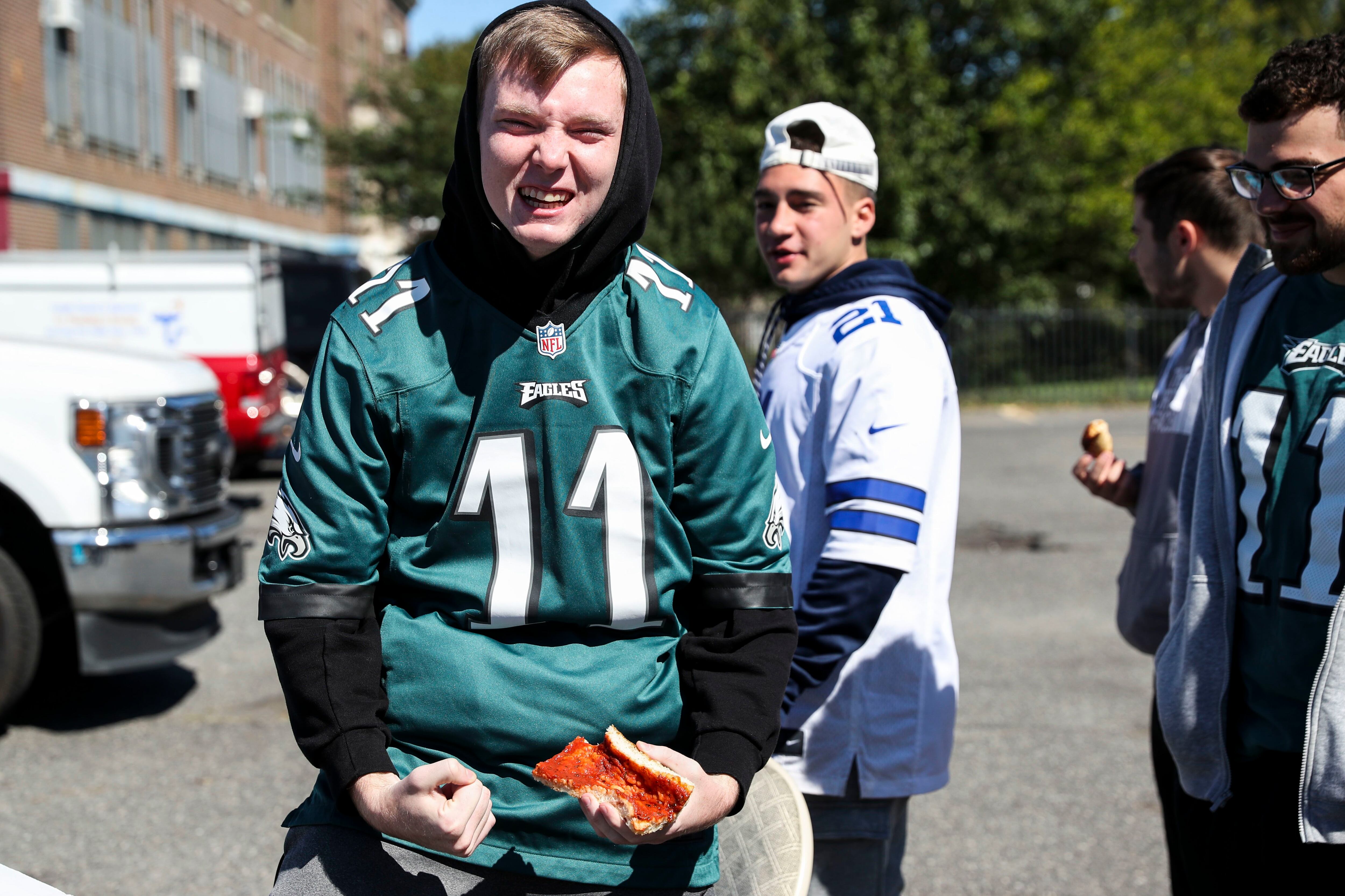 Philadelphia bans tailgating at stadium complex for Eagles home