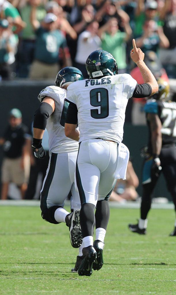 Eagles come alive in 2nd half, beat Jaguars 34-17 – The Mercury