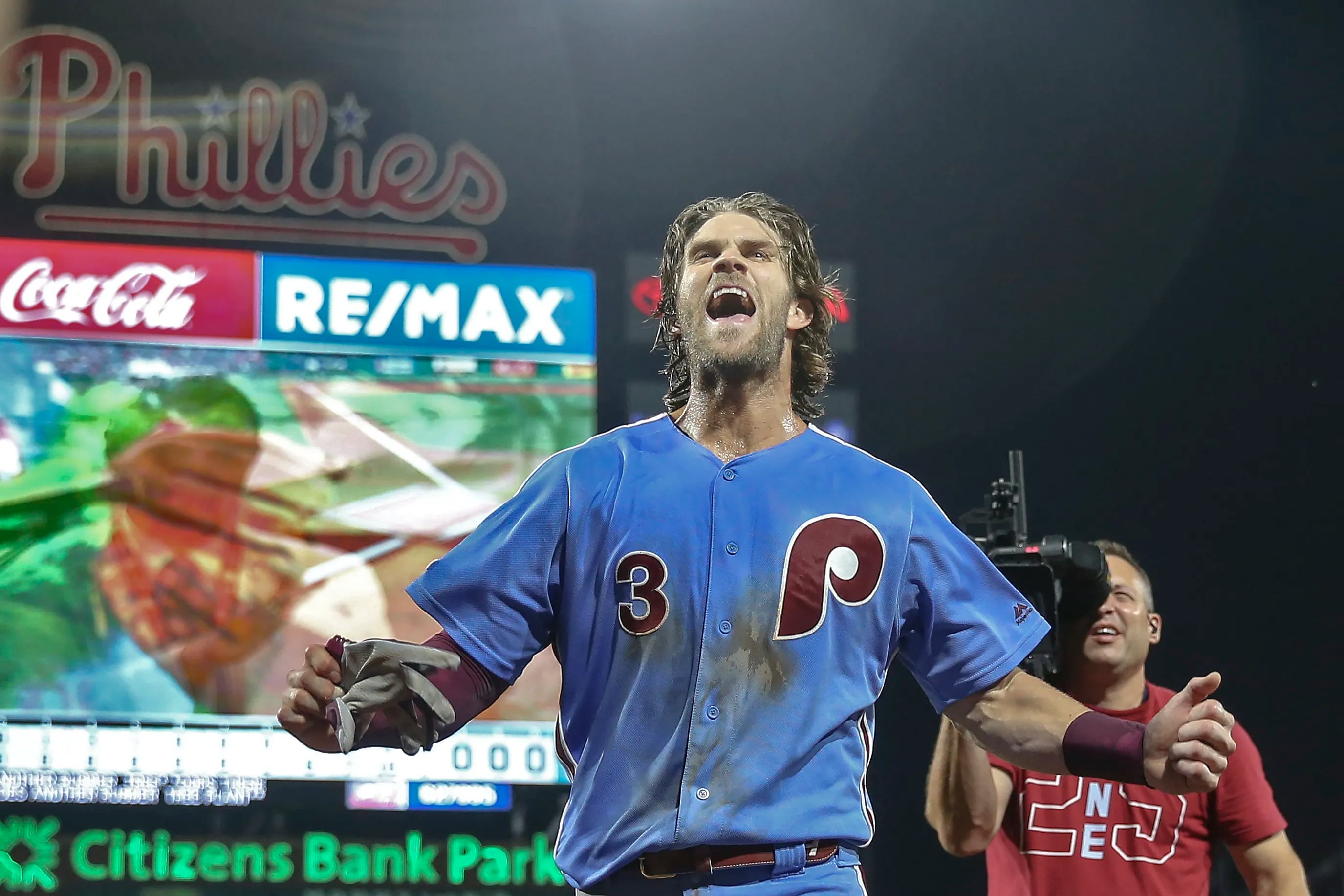 Bryce Harper hits walk-off grand slam for Phillies - The
