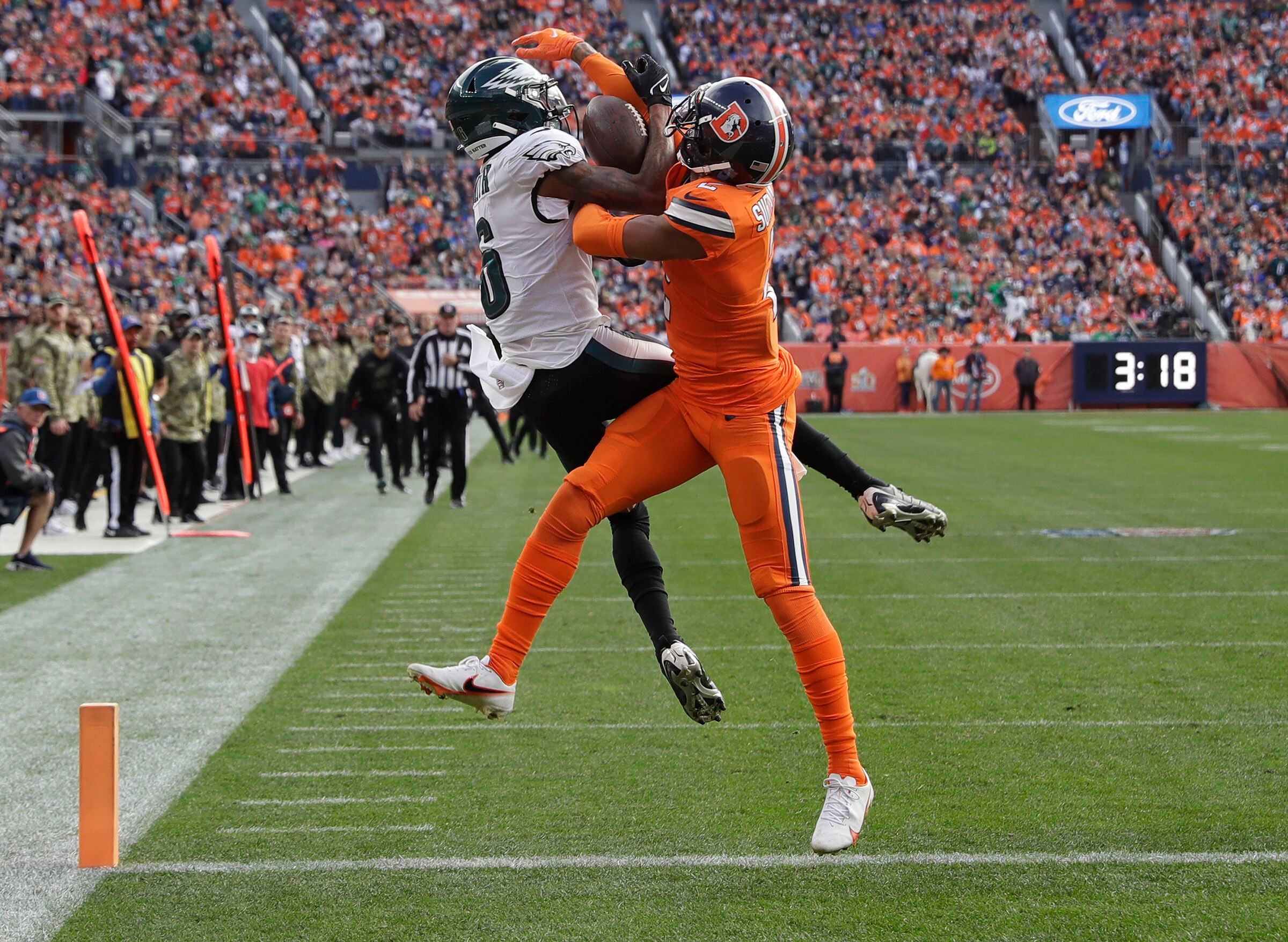 WATCH: Eagles' DeVonta Smith's TD catch against Broncos' Pat