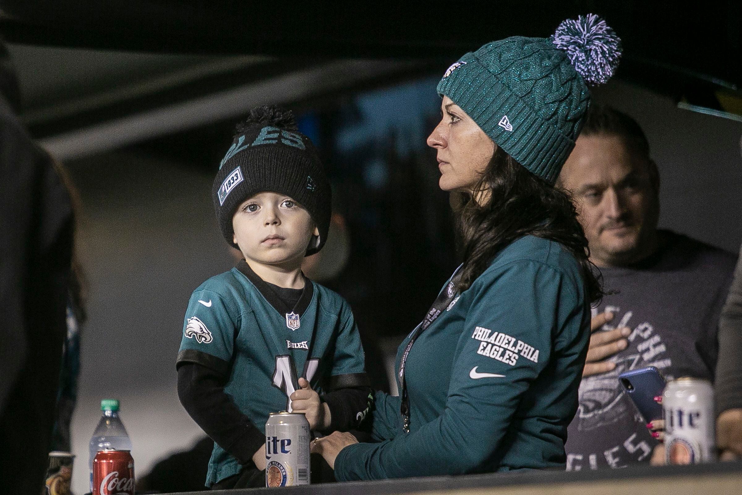 An Eagles fan was dying in the stands before the Patriots game. Could EMTs  have helped sooner?