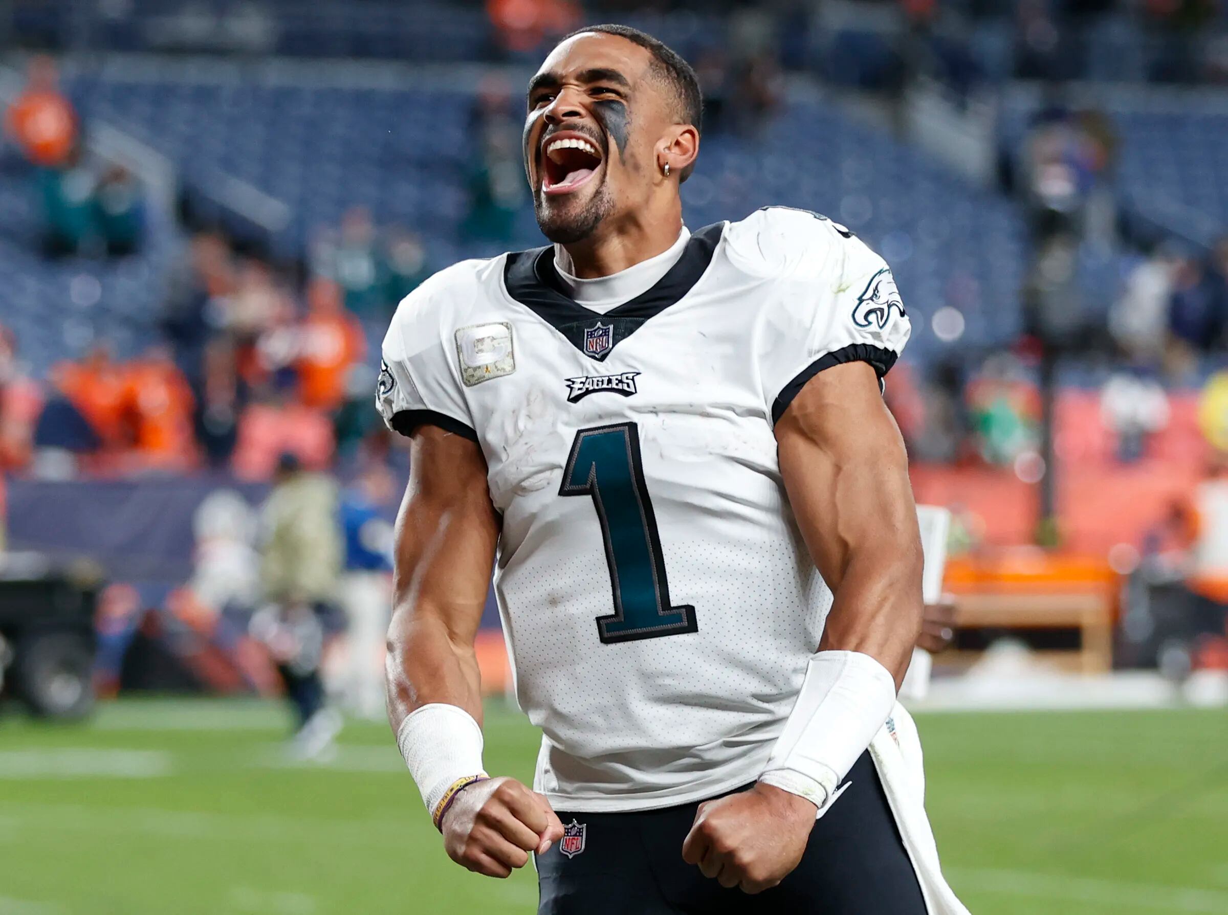 Philadelphia Eagles vs. Houston Texans: Jalen Hurts rolled