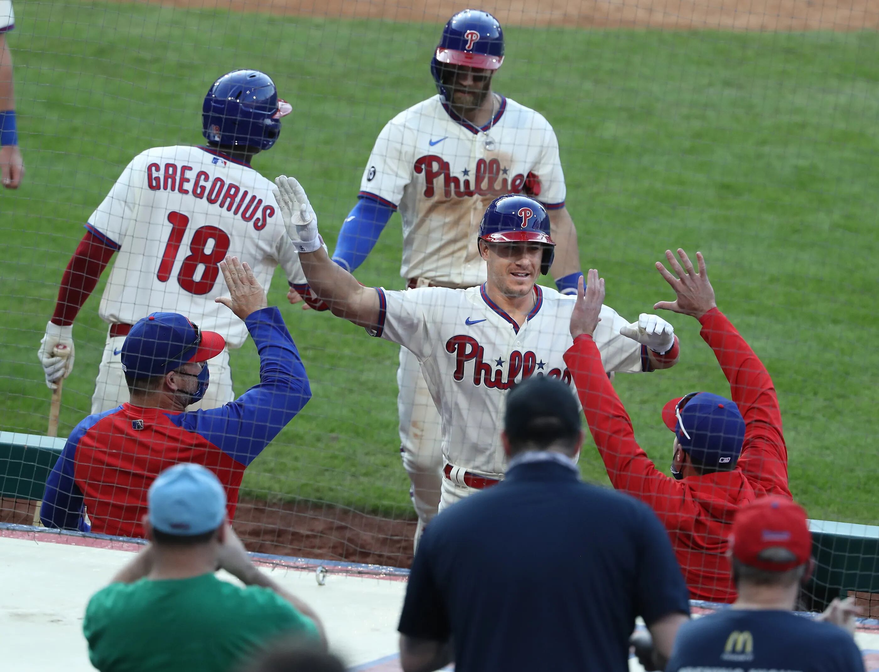 J.T. Realmuto homers Phillies over Mets, who passed over him this offseason