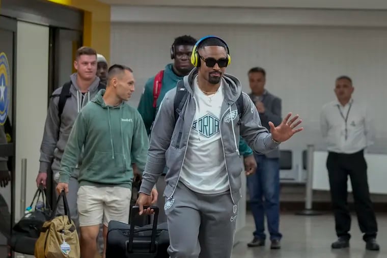 Philadelphia Eagles quarterback Jalen Hurts arrives at Sao Paulo International airport ahead of a game against the Philadelphia Eagles, in Guarulhos, greater Sao Paulo, Wednesday, Sept. 4, 2024. (AP Photo/Andre Penner)