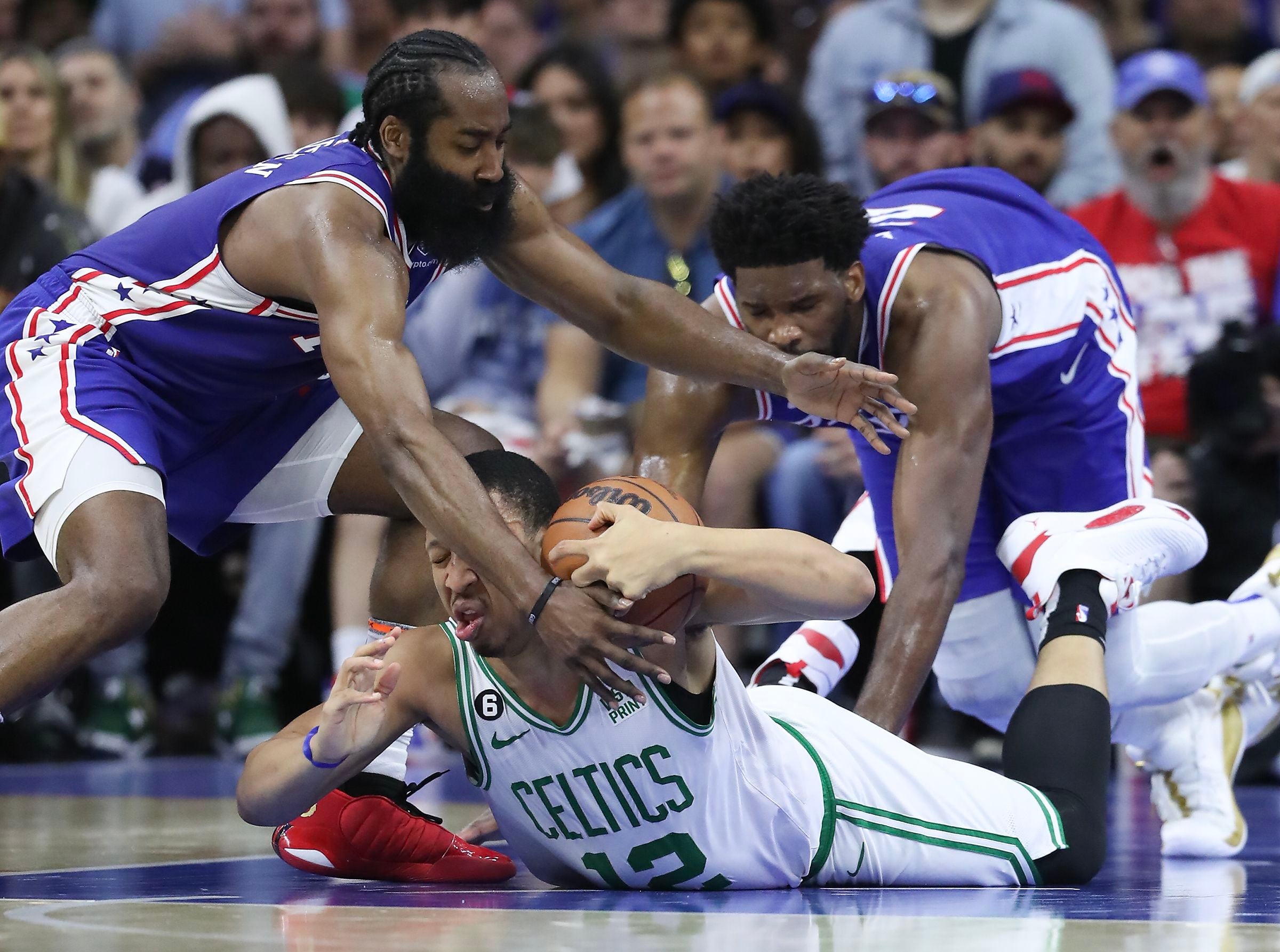 Philly sports fans united against Boston during rare schedule