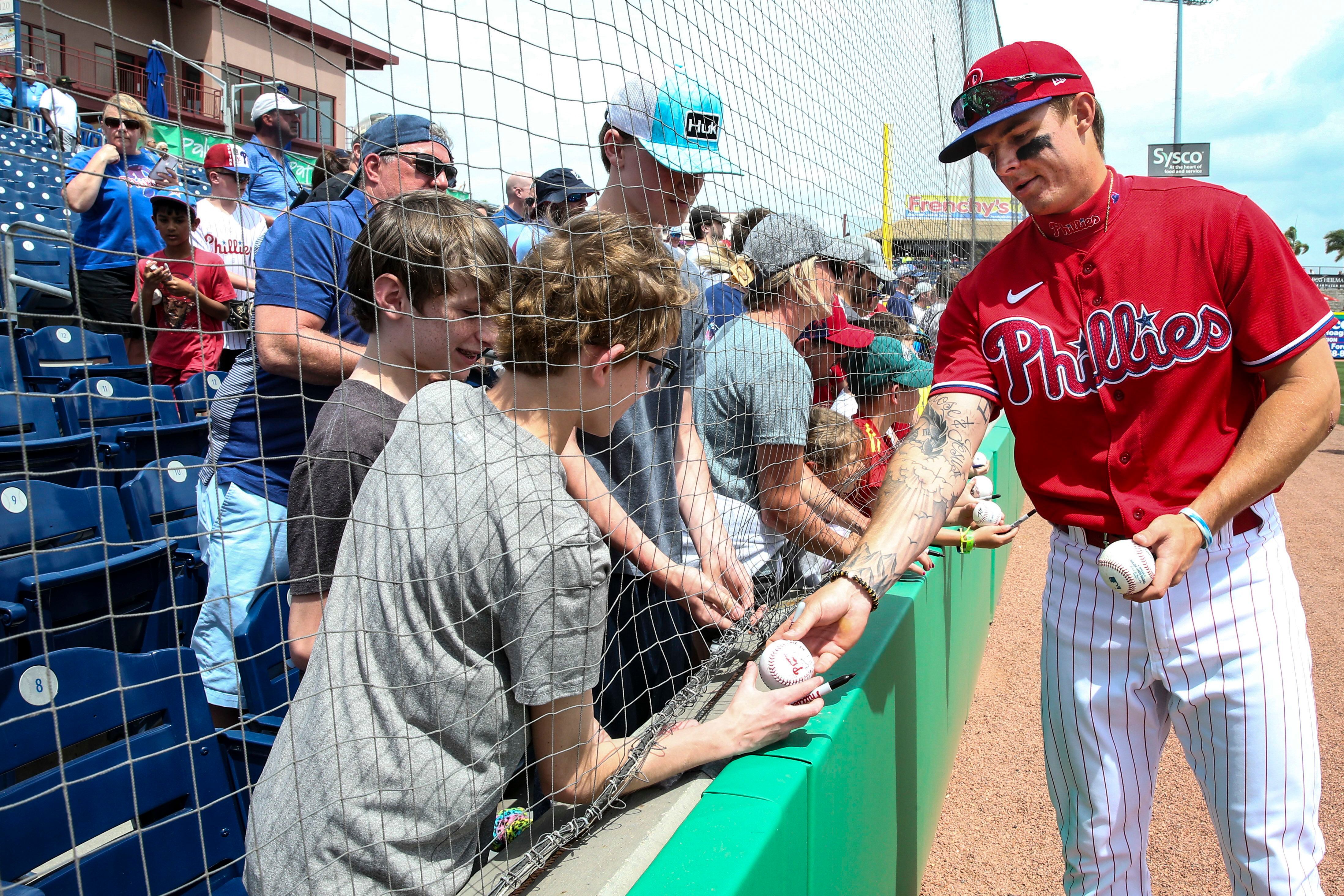 Mickey Moniak shakes off expectations and finds his groove with