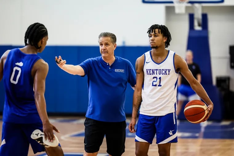 Kentucky men's basketball coach John Calipari and freshman DJ Wagner (21) at practice in Toronto before the GLOBL Jam.