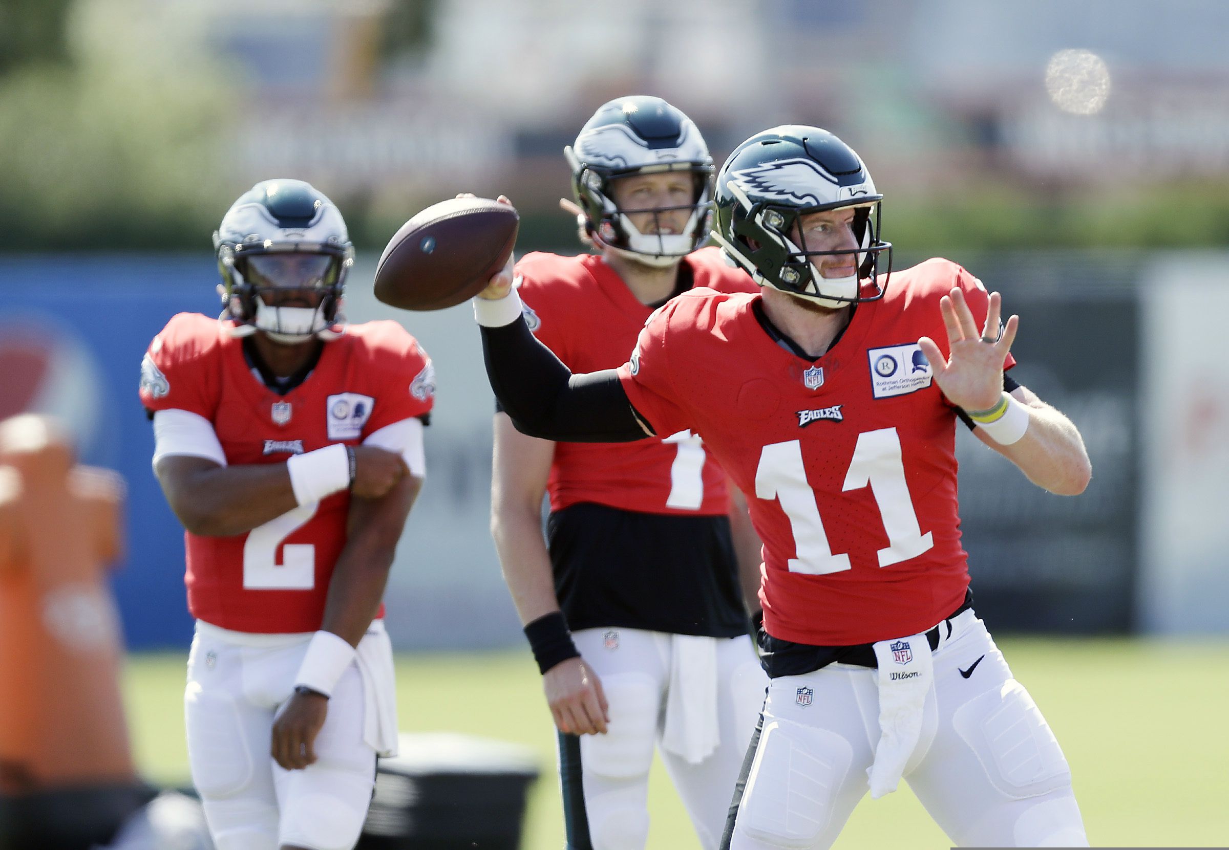 Look: Wentz reps former teams with workout gear