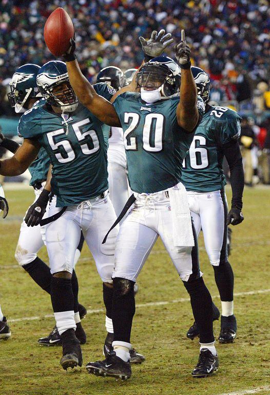 Ex-Eagle Dawkins humbled by jersey retirement on Sunday