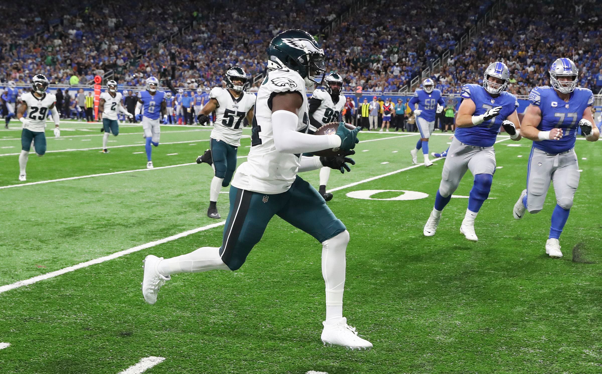 Hurts, Brown prove to be dynamic duo as Eagles hang on in Detroit –  Trentonian