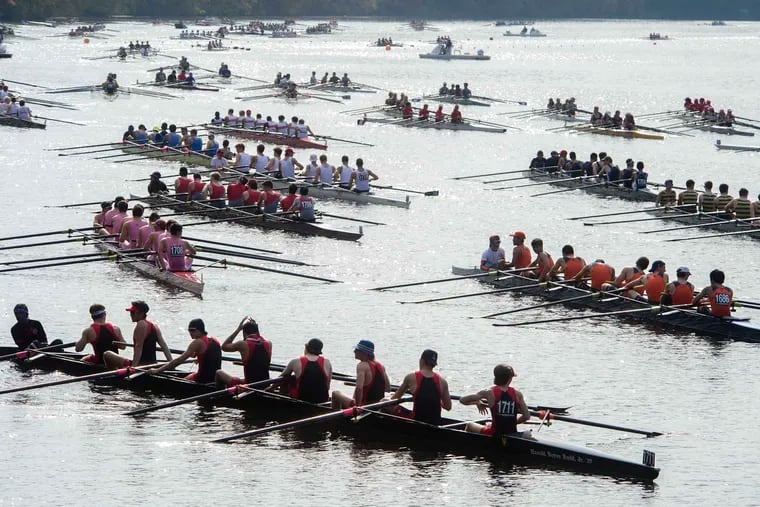 Northwestern's club rowing team competes at the Head of the
