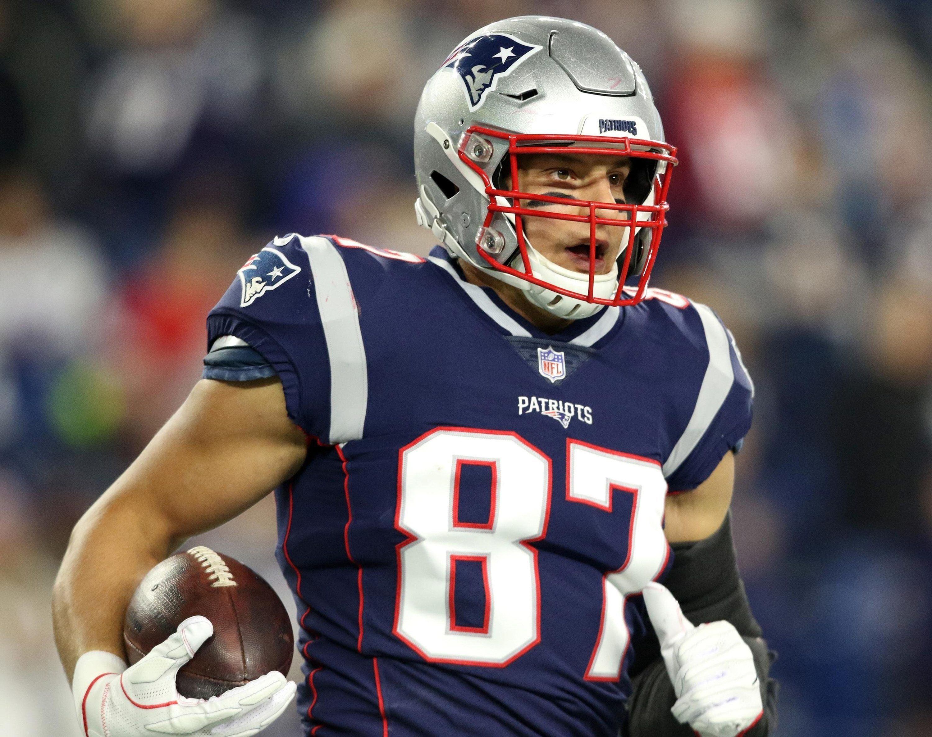 Patriots trade Rob Gronkowski to Buccaneers for 4th-round pick