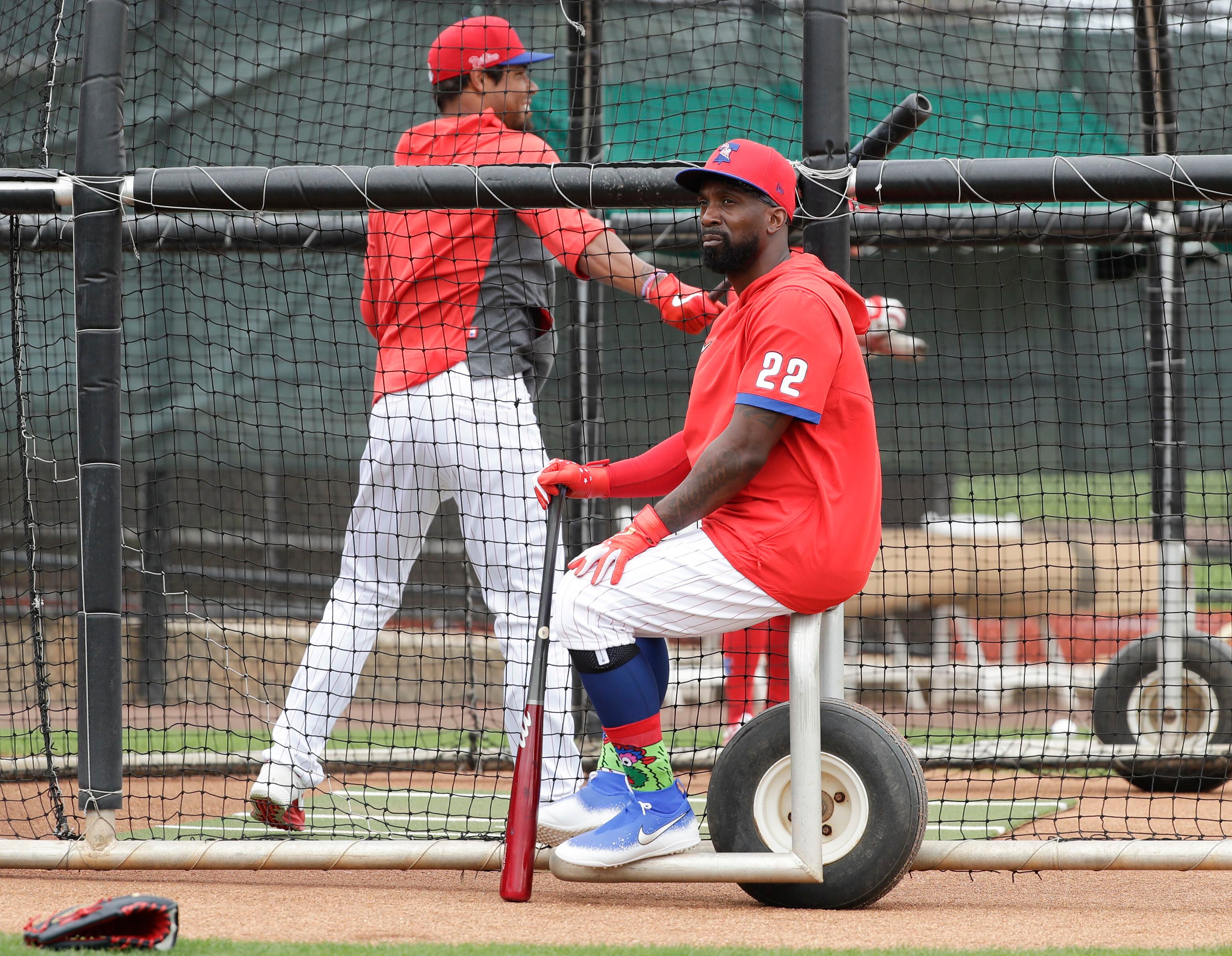 Philadelphia Phillies' Andrew McCutchen suffers knee injury trying to avoid  tag, asks for prayers