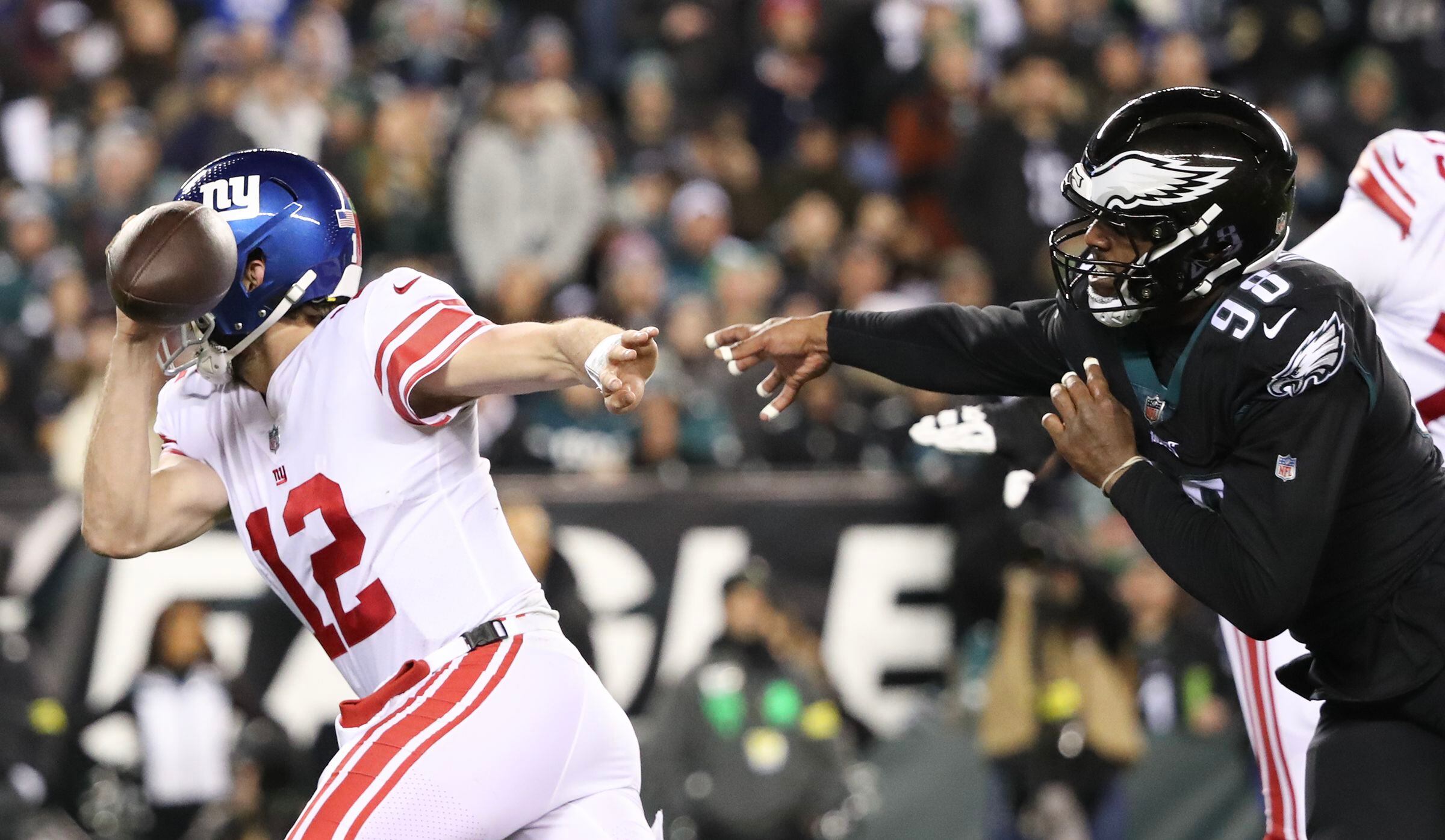 Eagles clinch the NFC East after 22-16 win over the Giants in Week 18