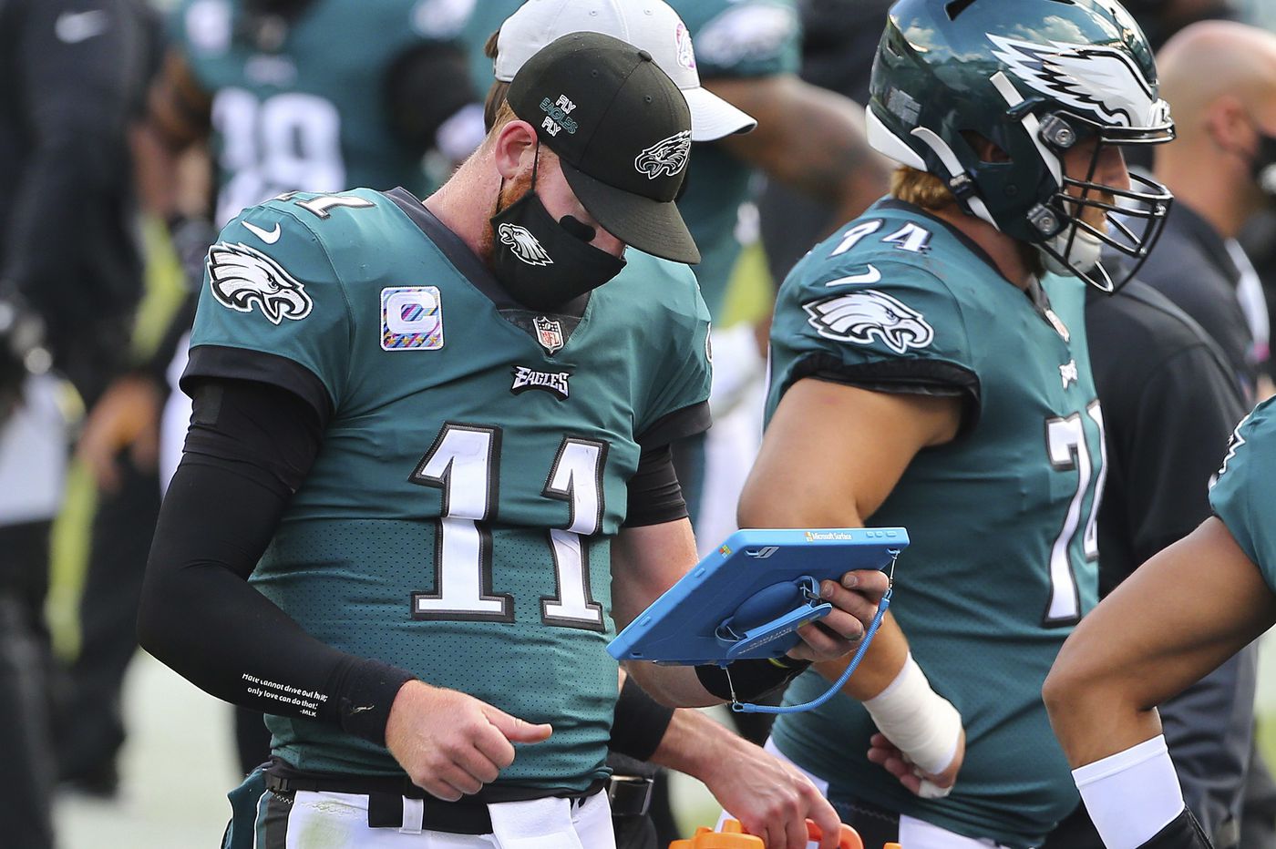 Will Eagles, Steelers players wear masks during games