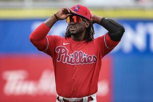 Odubel Herrera's beaut of a bunt answers Joe Girardi's plea for Phillies –  thereporteronline