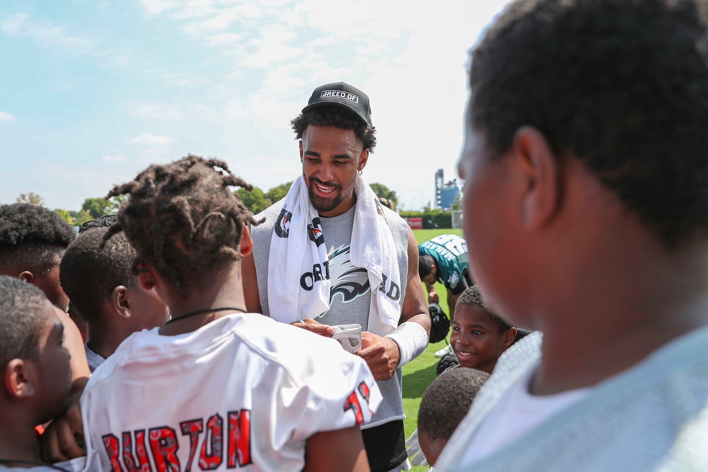 Josh Tolentino on X: Special appearance from A.J. Brown's daughter,  Jersee, during pregame warmups 📸: @PhillyInquirer   / X