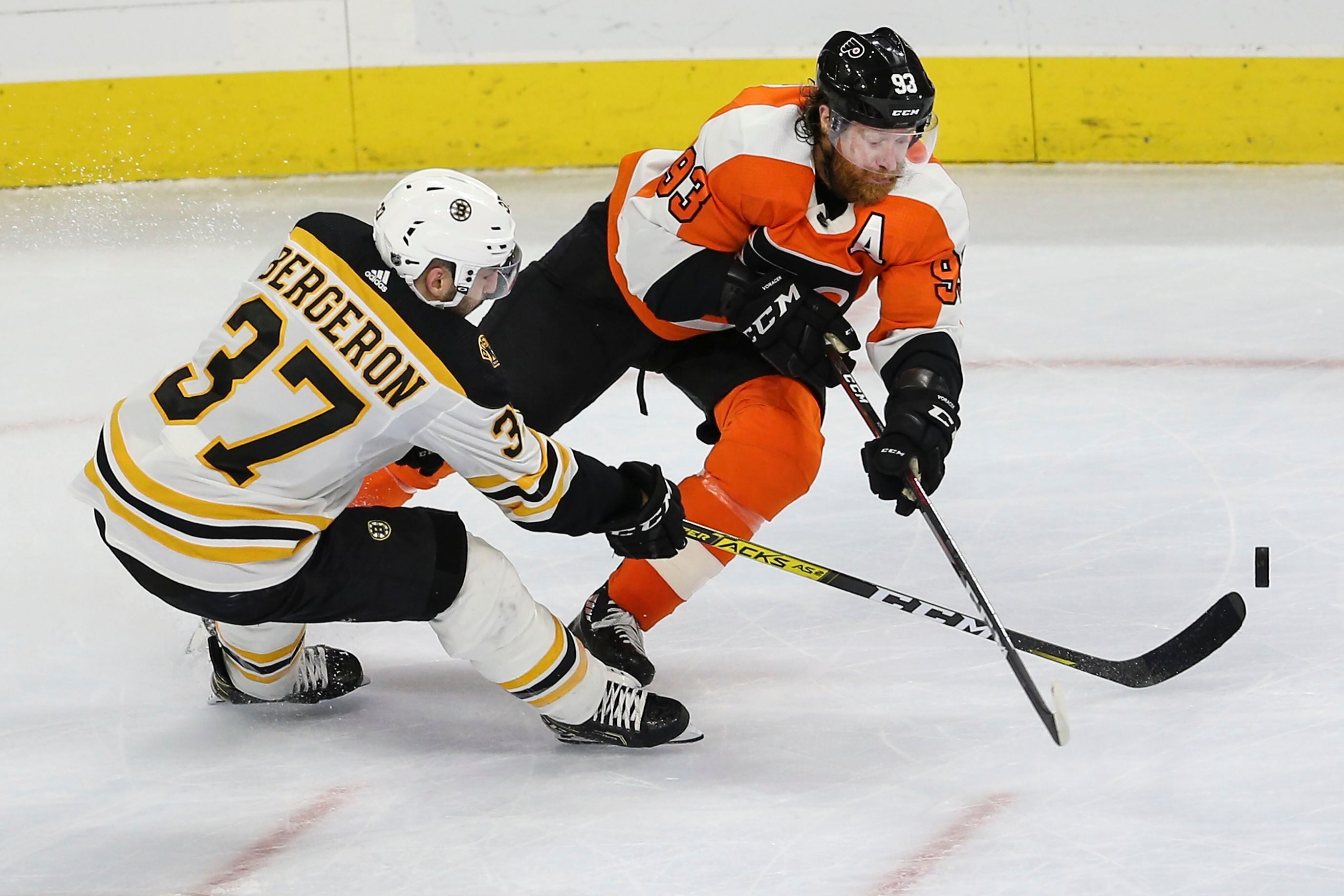 Flyers coach Alain Vigneault asked Claude Giroux, Jake Voracek