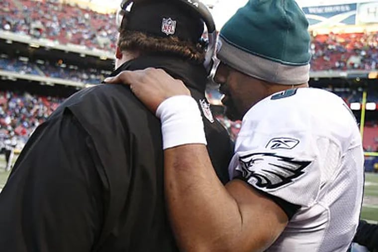 Donovan McNabb to be inducted into QB Hall of Fame