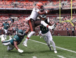 Best photos from Eagles 21-20 win over the Browns in…