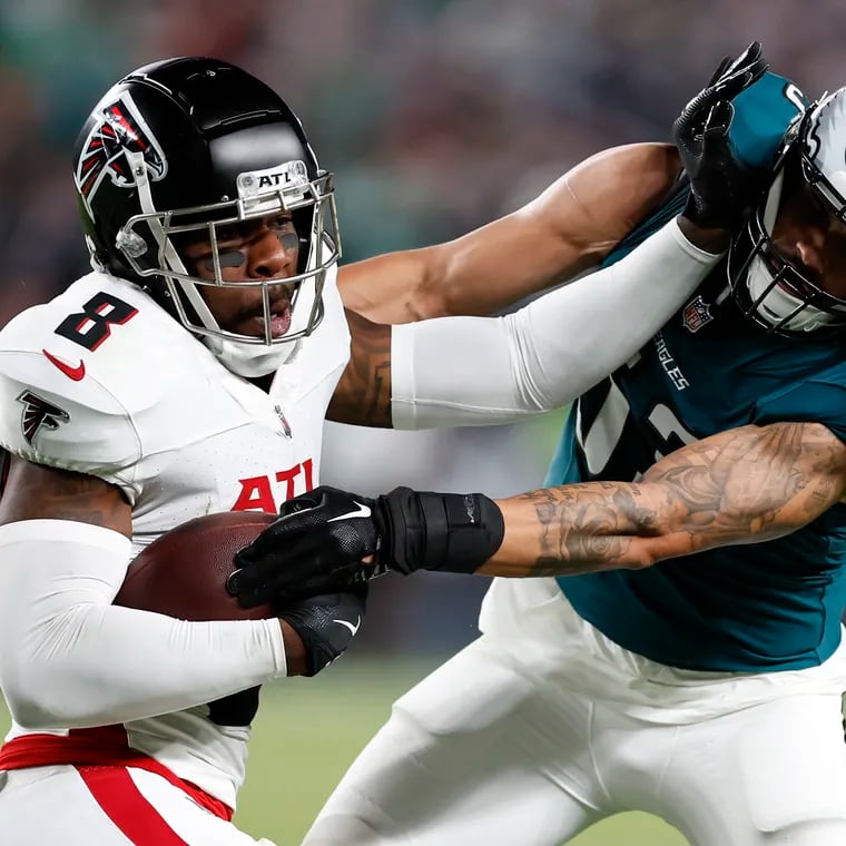 Eagles linebacker Zack Baun gets shoved by Atlanta Falcons tight end Kyle Pitts on Monday, September 16, 2024 in Philadelphia.