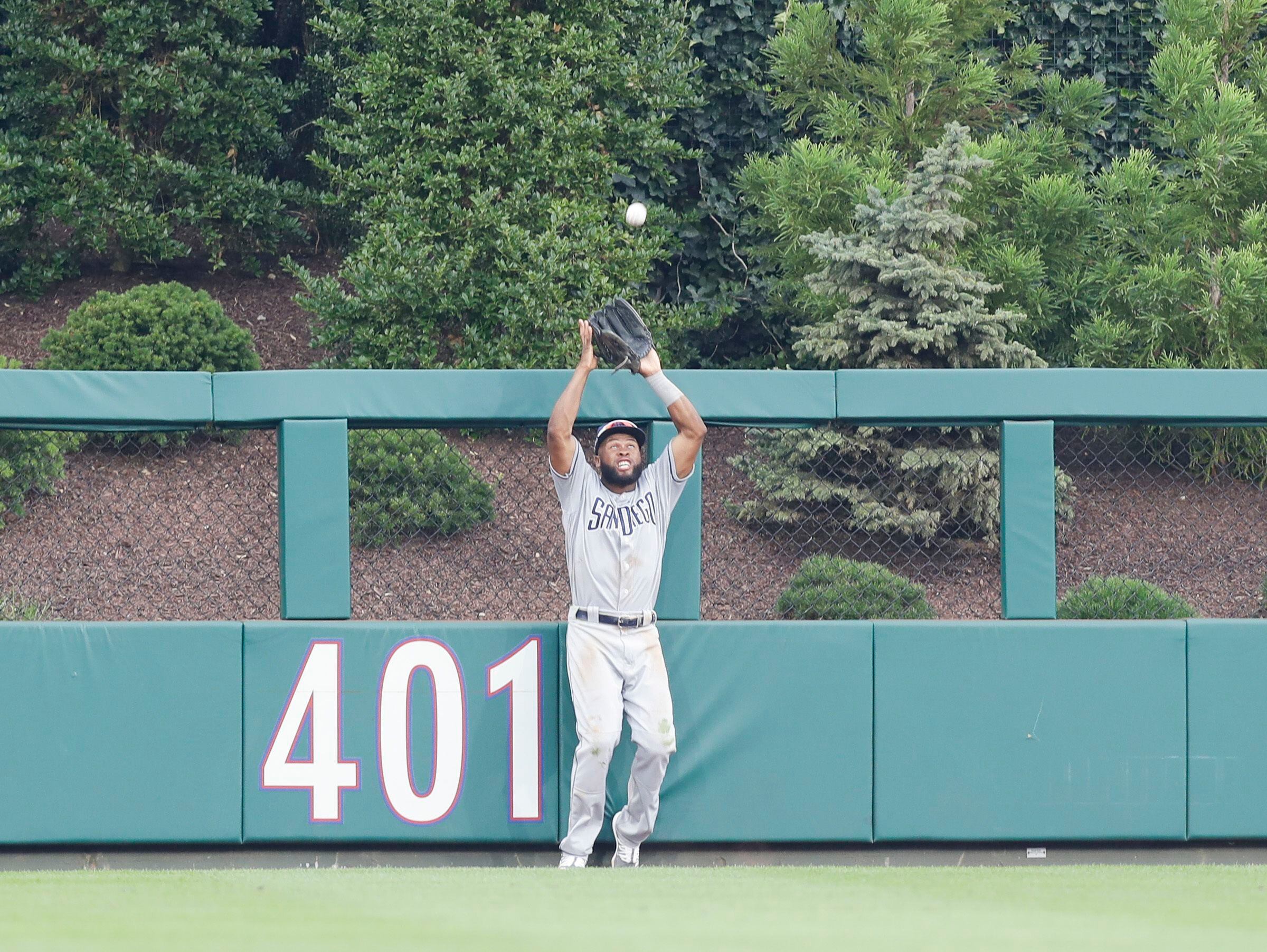 Rhys Hoskins struggles to regain swing, end long slump