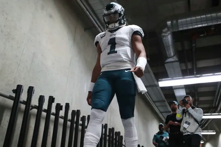 Eagles tie it up in Detroit on a Jalen Hurts fourth-down rushing TD