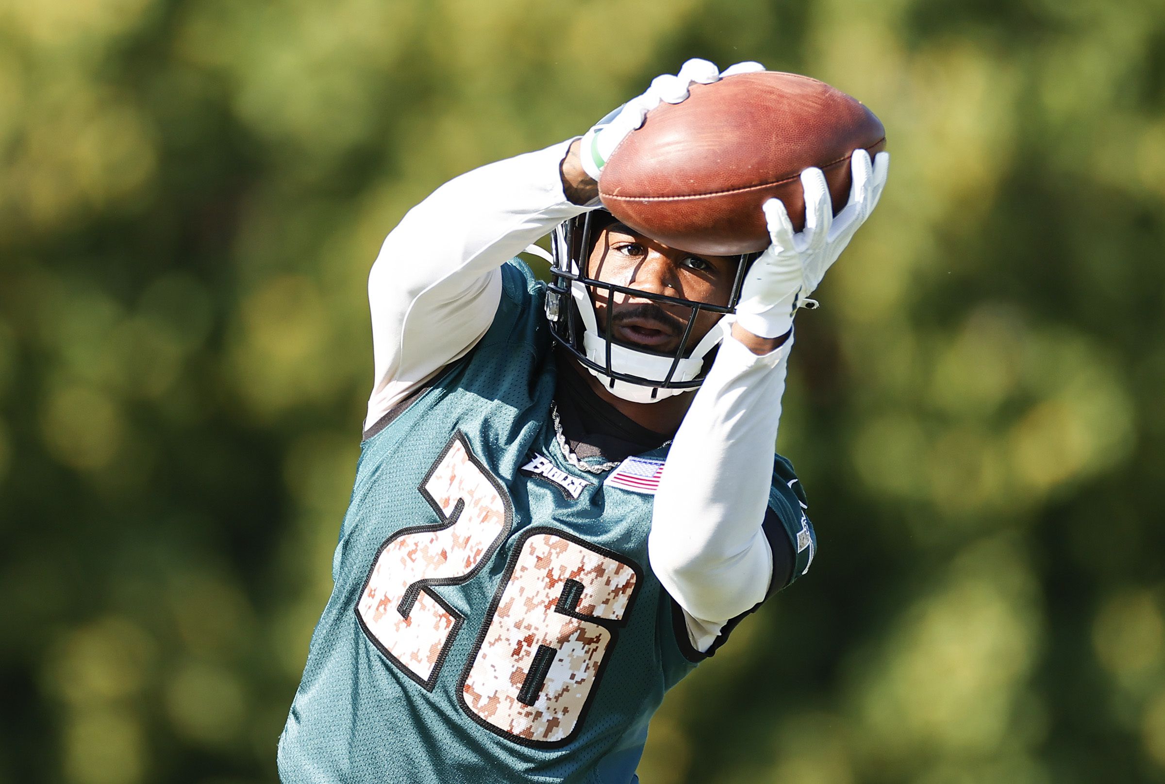 Eagles training camp: DeVonta Smith, Kenneth Gainwell return to practice;  team cuts 2 players before first deadline 