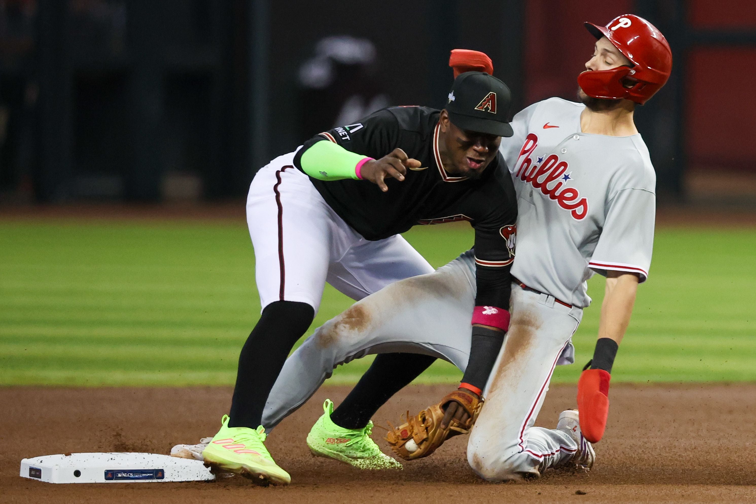 Craig Kimbrel allows game-tying homer, Phillies lose NLCS Game 4