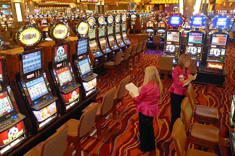 online casino host