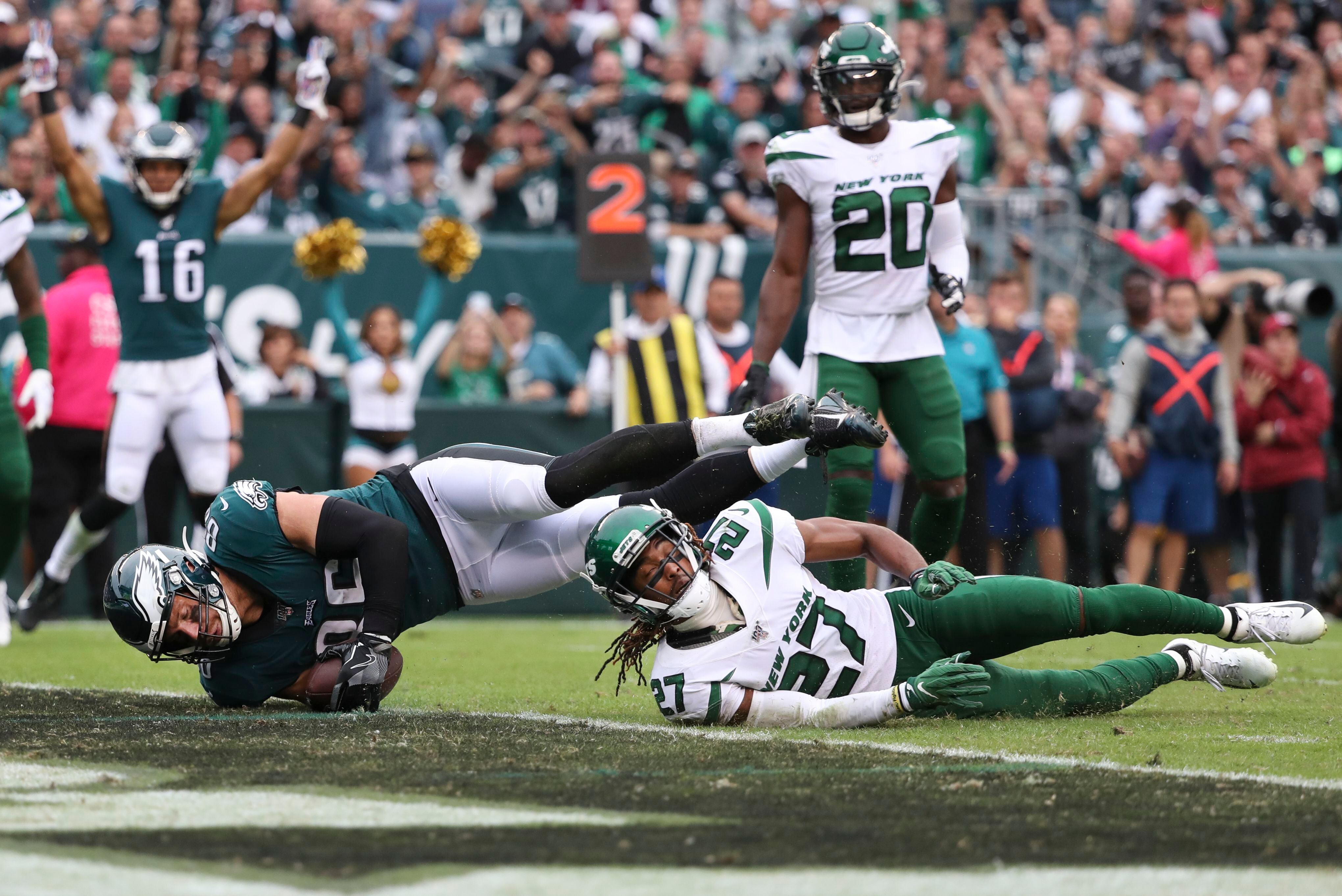 Eagles Brandon Graham sacks New York Jets quarterback Luke Falk in