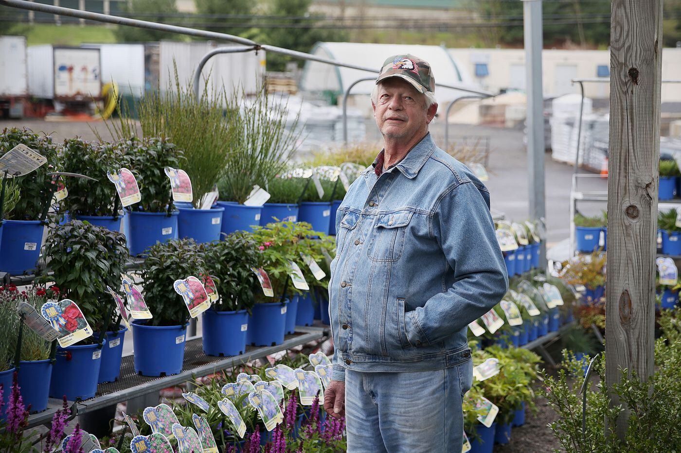 Bucks Garden Center Surprises Customer By Delivering Groceries And Hot Food With Her Flowers