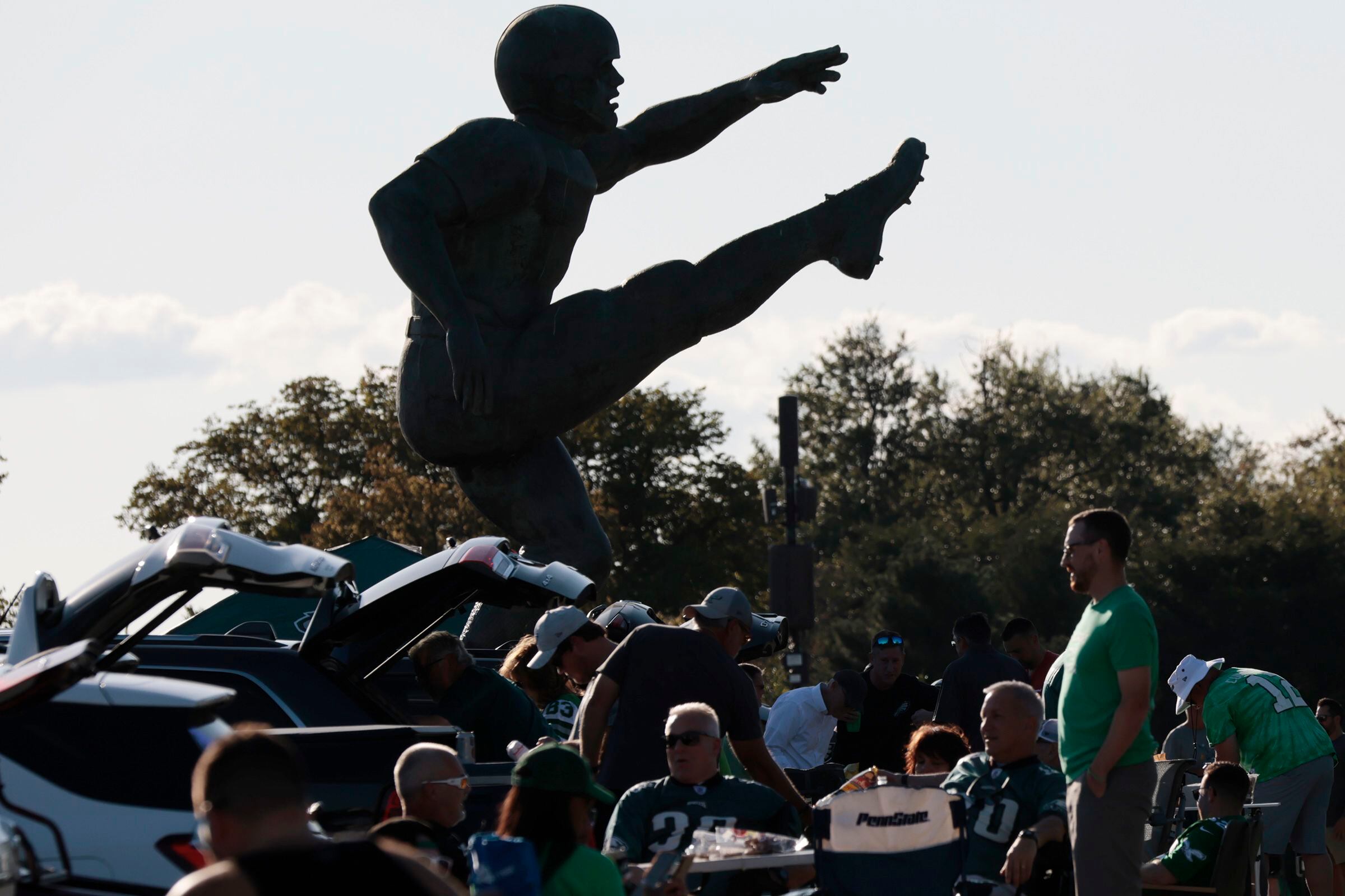 Eagles vs. Vikings: See tailgate photos from the Birds' first home