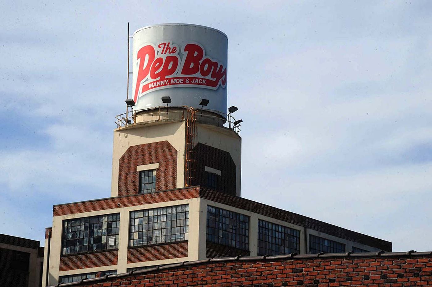 Pep Boys Execs Out After Icahn Takeover