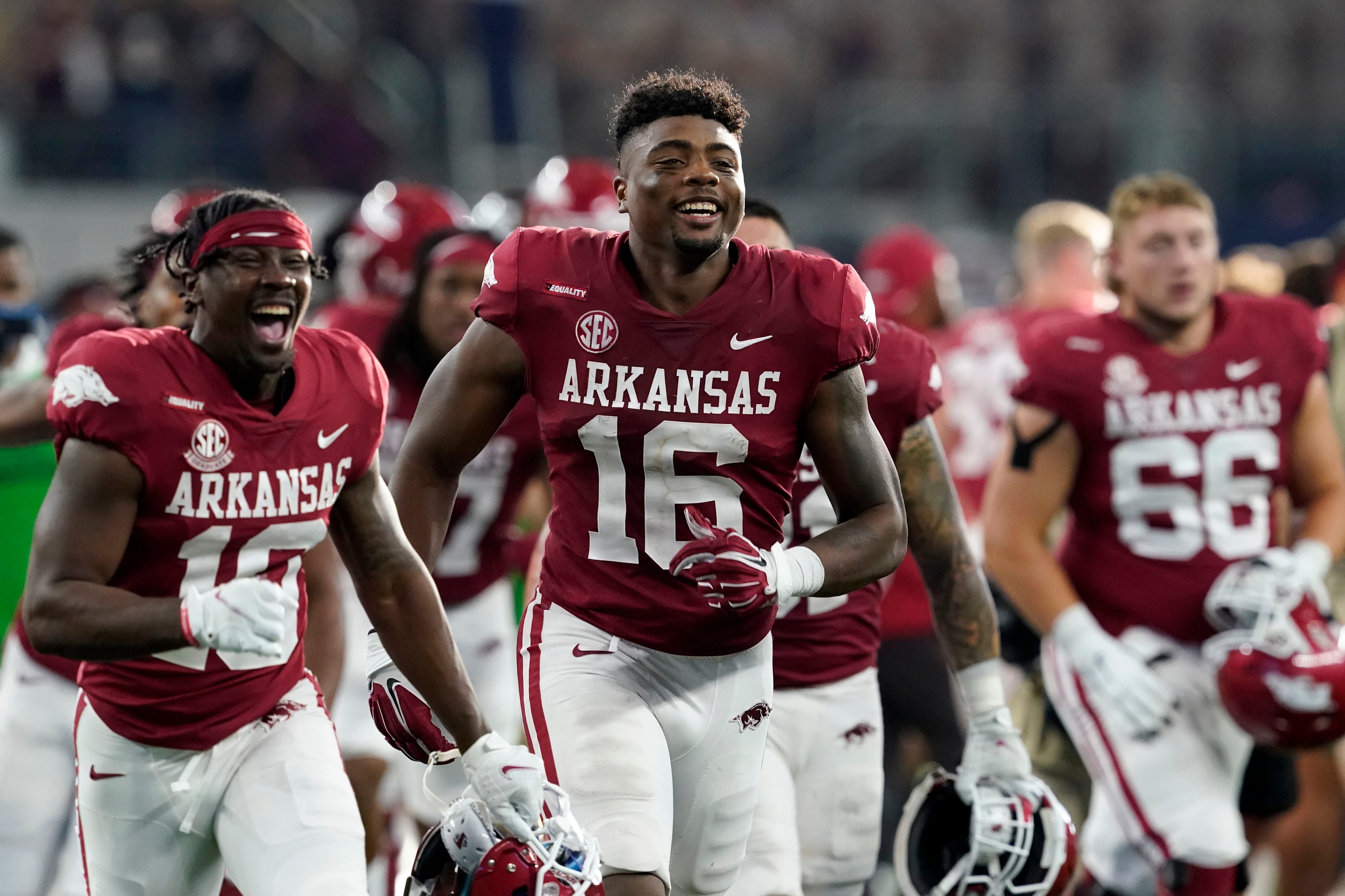 So long, Treylon: Hogs' game-changing wide receiver to enter draft