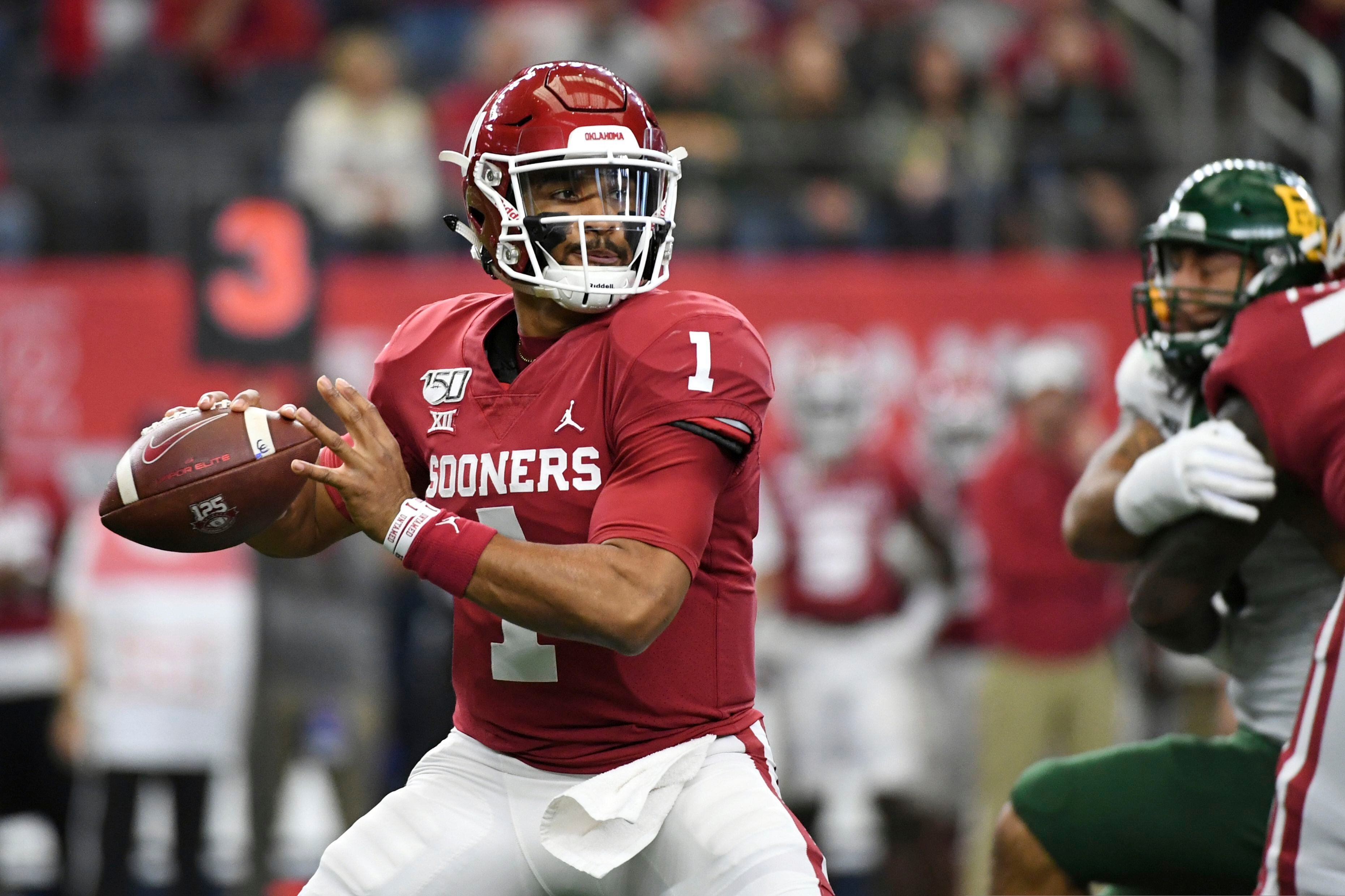 Tua Tagovailoa of Alabama Crimson Tide praises backup Jalen Hurts