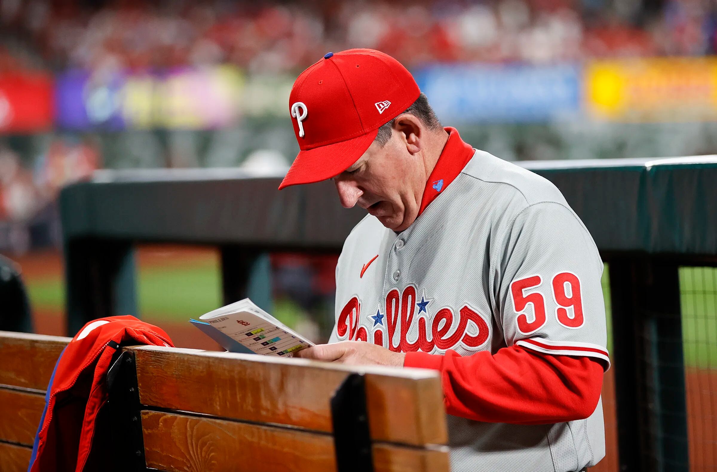 Phillies remove interim tag, sign manager Rob Thomson to two-year deal