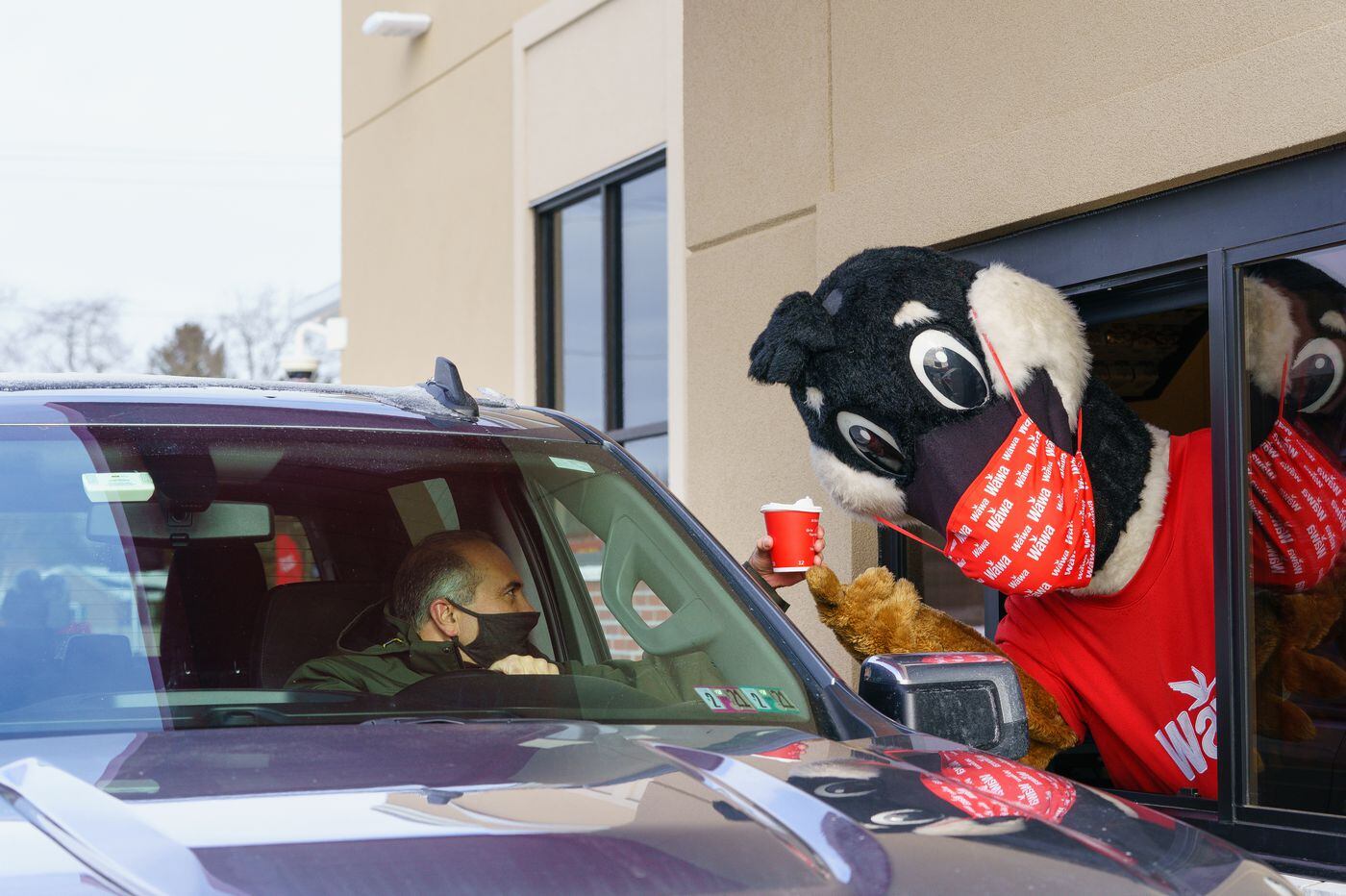 Wawa opens its first drivethru Shortis and coffee on the go