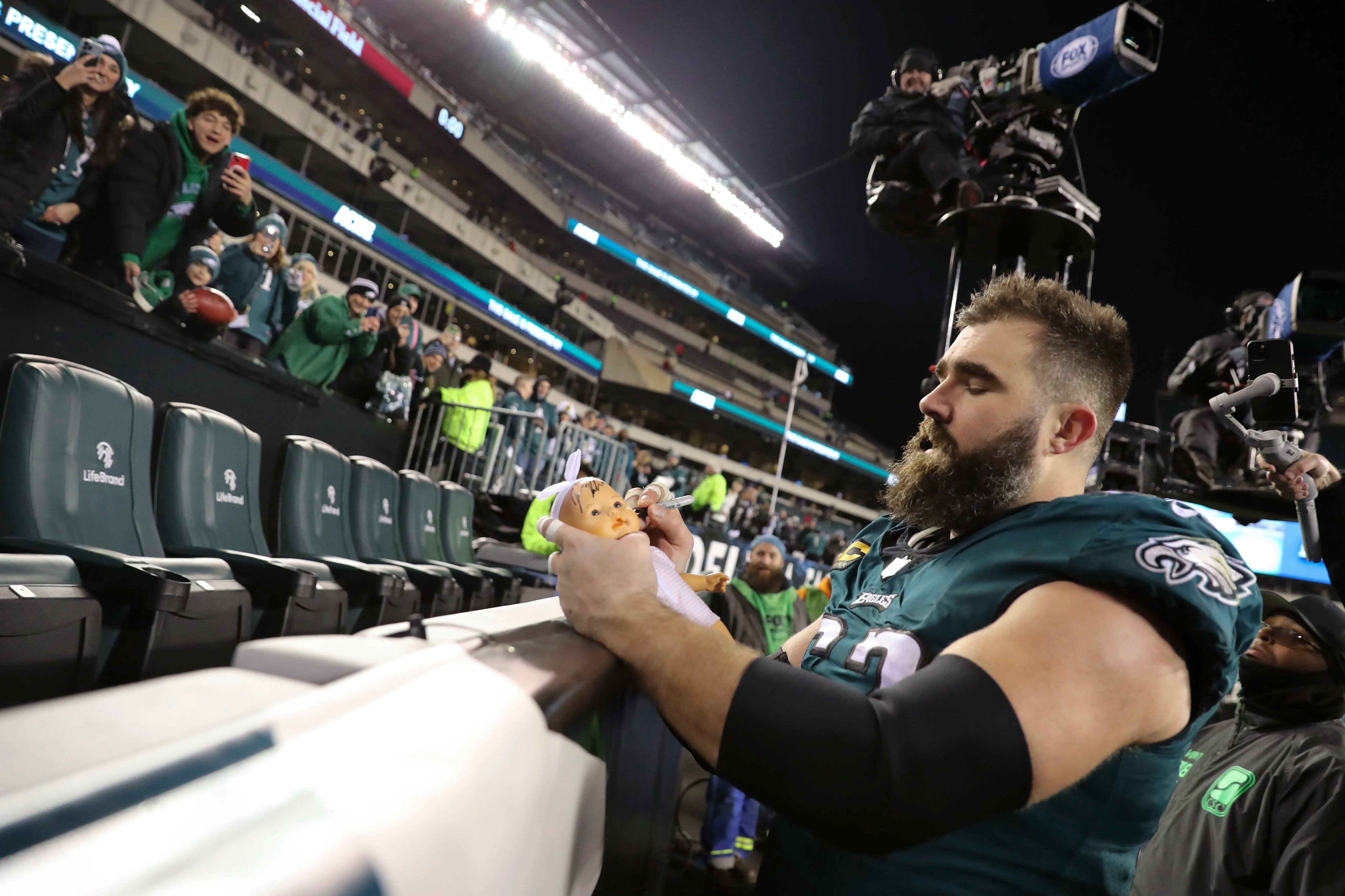 Jason Kelce and Lane Johnson are toughness personified as the Eagles  pulverize the Giants in the trenches