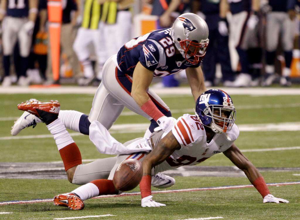 Eli Manning, Giants defeat New England Patriots in Super Bowl XLVI, 21-17,  in a case of deja vu 