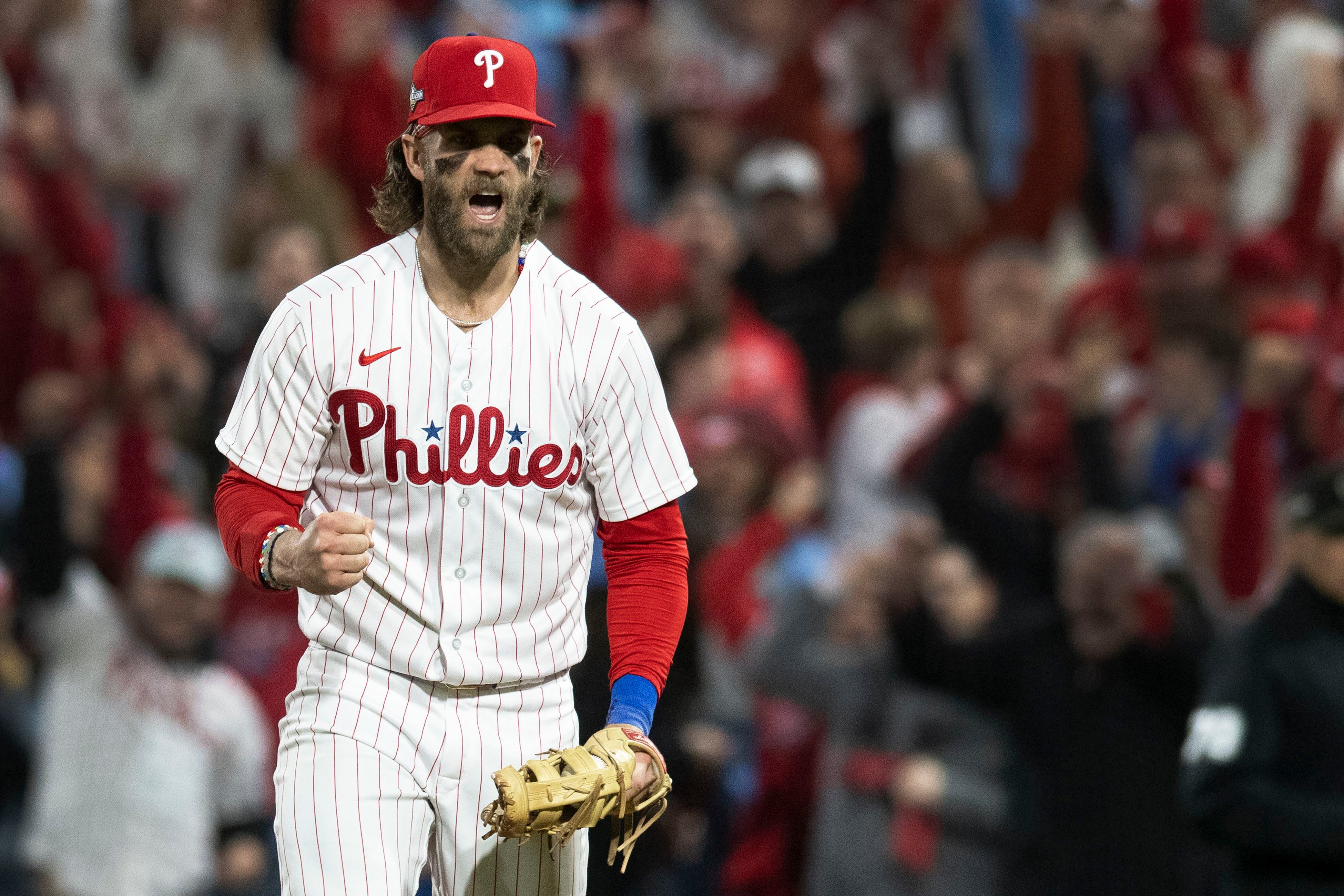 Bryce Harper wears Kelly green Eagles jersey to Phillies game