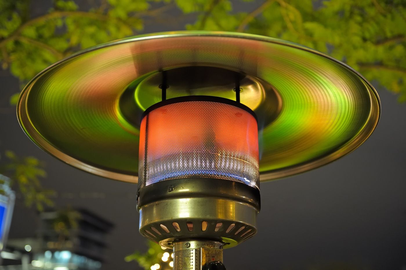 outdoor-heaters-guide-what-to-look-for-in-a-propane-gas-or-electric